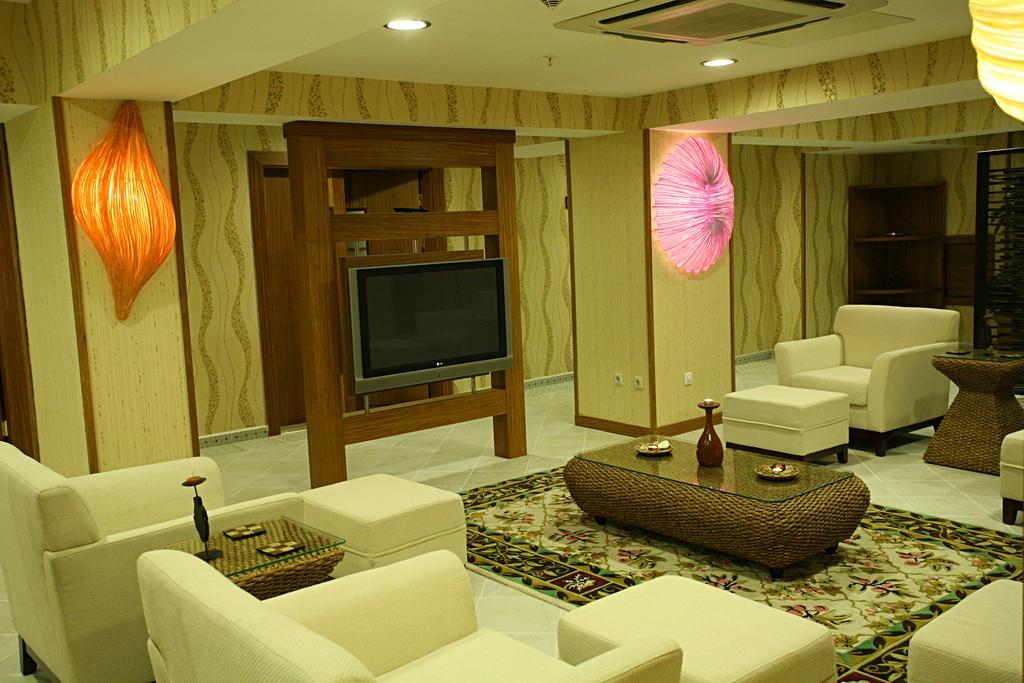 Latanya Palm & Spa Airport Анталья Экстерьер фото